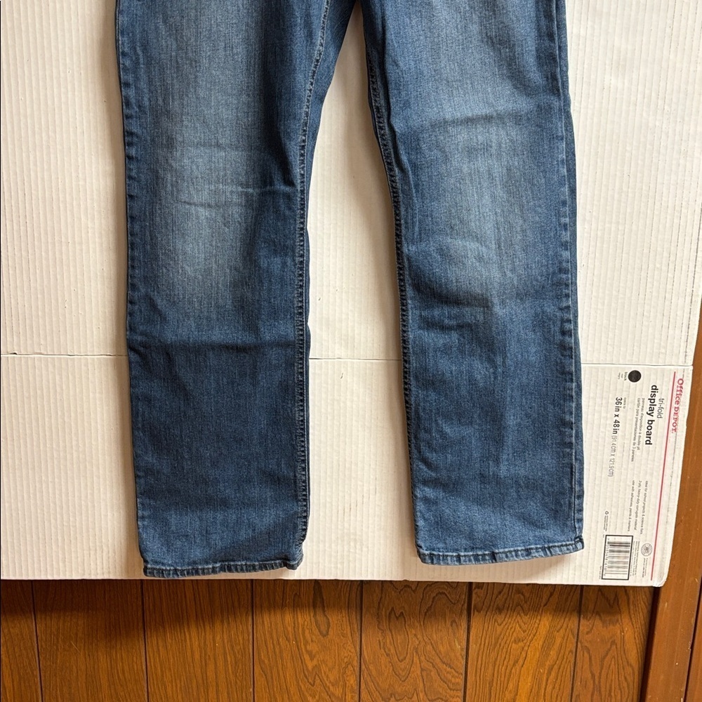 Wrangler Men's  Relaxed Bootcut Blue Jeans Size 32 X 32 - Picture 5 of 7